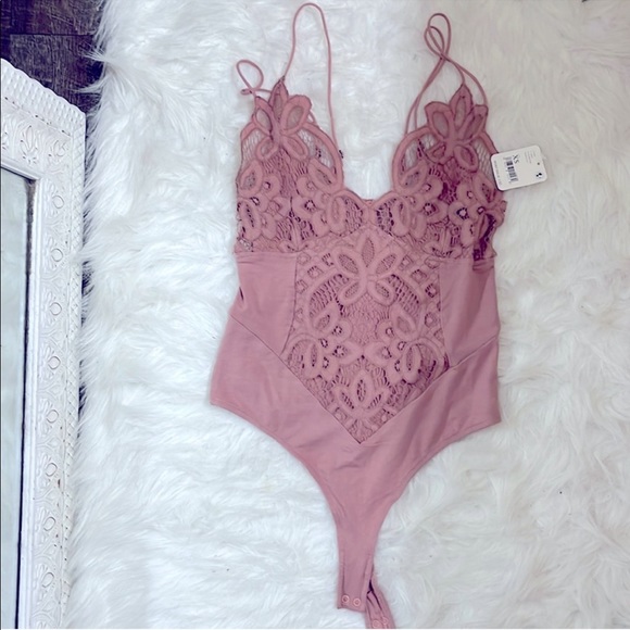 Free people blush lace strappy bodysuit stretchy new with tags - Picture 2 of 7